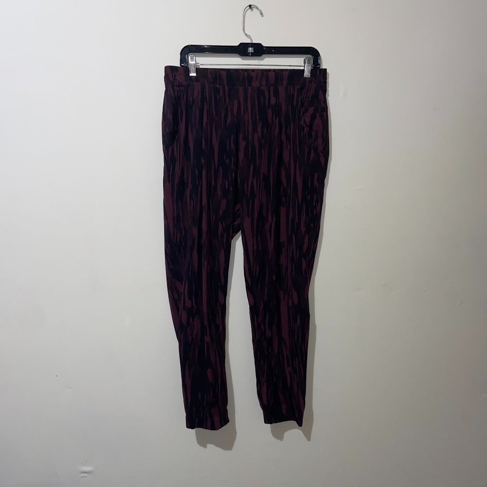 Lululemon Dark Maroon / Black Multi 7/8 Pant *26" - Unknown Size (Approx. 10)